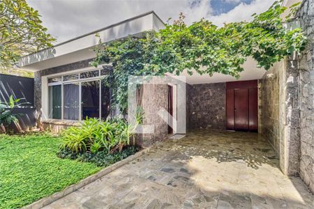 Casa à venda com 3 quartos, 220m² em Santo Amaro, São Paulo