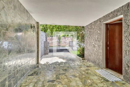 Casa à venda com 3 quartos, 220m² em Santo Amaro, São Paulo
