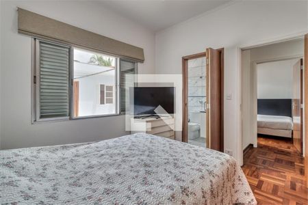 Casa à venda com 3 quartos, 220m² em Santo Amaro, São Paulo