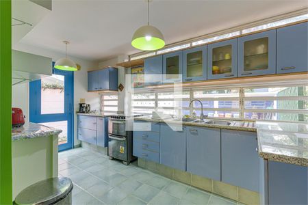 Casa de Condomínio à venda com 4 quartos, 278m² em Vila Elvira, São Paulo