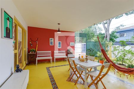 Casa de Condomínio à venda com 4 quartos, 278m² em Vila Elvira, São Paulo