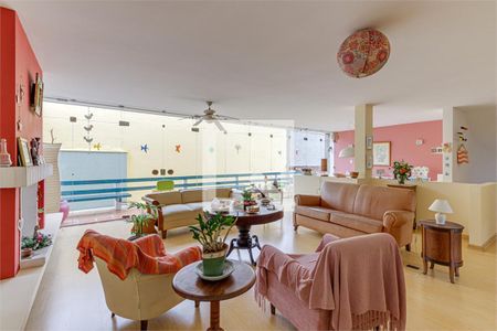 Casa de Condomínio à venda com 4 quartos, 278m² em Vila Elvira, São Paulo