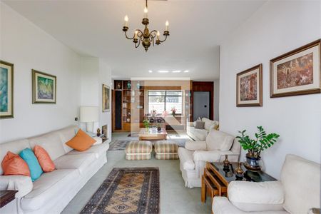 Casa à venda com 3 quartos, 255m² em Brooklin, São Paulo