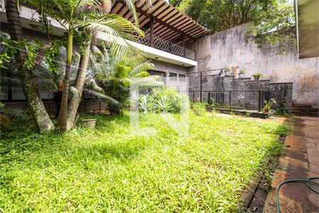 Casa à venda com 4 quartos, 450m² em Campo Belo, São Paulo