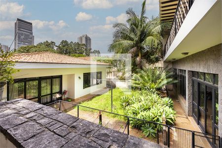 Casa à venda com 4 quartos, 450m² em Campo Belo, São Paulo