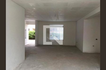 Casa à venda com 4 quartos, 456m² em Vila Monumento, São Paulo