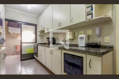 Cozinha de apartamento para alugar com 3 quartos, 118m² em Vila Suzana, São Paulo