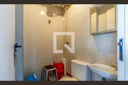 banheiro foto 1 de apartamento para alugar com 3 quartos, 118m² em Vila Suzana, São Paulo