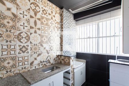Cozinha de apartamento à venda com 2 quartos, 65m² em Guarani, Belo Horizonte