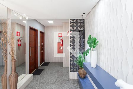 Hall de entrada de apartamento à venda com 2 quartos, 65m² em Guarani, Belo Horizonte