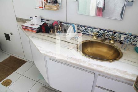 Casa de Condomínio à venda com 3 quartos, 194m² em Santo Amaro, São Paulo