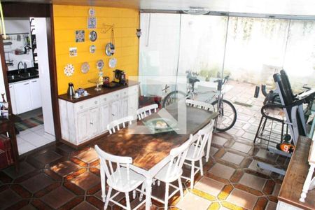 Casa de Condomínio à venda com 3 quartos, 194m² em Santo Amaro, São Paulo