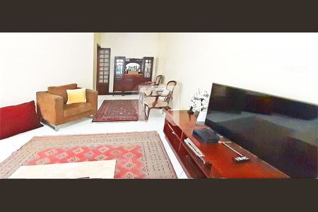 Casa à venda com 4 quartos, 230m² em Moema, São Paulo