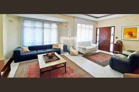 Casa à venda com 4 quartos, 230m² em Moema, São Paulo