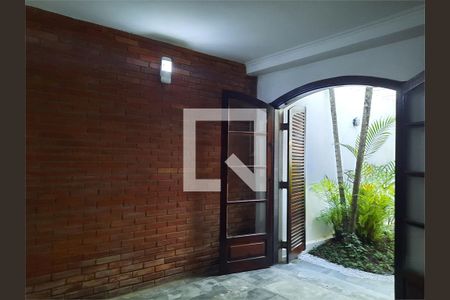 Casa à venda com 3 quartos, 220m² em Jardim Marajoara, São Paulo