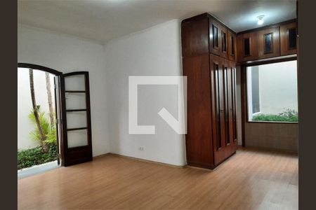 Casa à venda com 3 quartos, 220m² em Jardim Marajoara, São Paulo