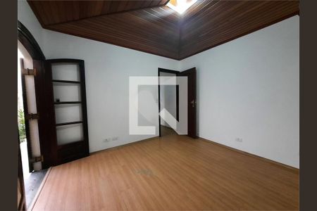Casa à venda com 3 quartos, 220m² em Jardim Marajoara, São Paulo