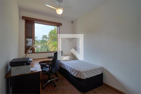 Casa à venda com 4 quartos, 279m² em Jardim Marajoara, São Paulo