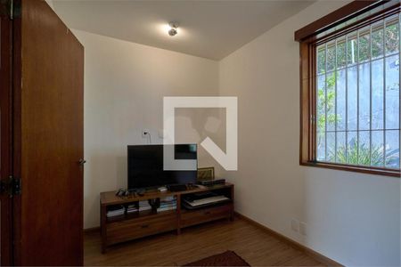 Casa à venda com 4 quartos, 279m² em Jardim Marajoara, São Paulo