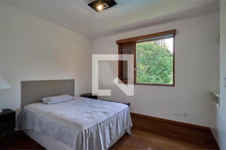 Casa à venda com 4 quartos, 279m² em Jardim Marajoara, São Paulo