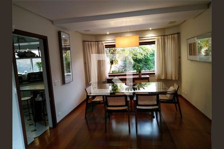 Casa à venda com 3 quartos, 279m² em Interlagos, São Paulo