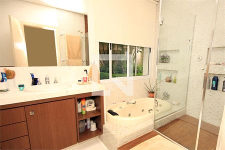 Casa à venda com 4 quartos, 392m² em Interlagos, São Paulo