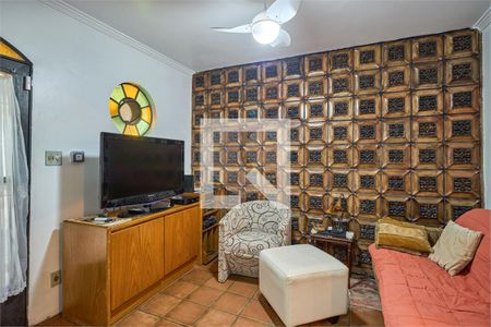 Casa à venda com 3 quartos, 480m² em Vila Anhanguera, São Paulo