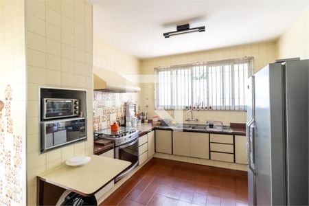 Casa à venda com 4 quartos, 447m² em Jardim Marajoara, São Paulo