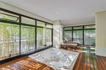 Apartamento à venda com 3 quartos, 191m² em Vila Suzana, São Paulo