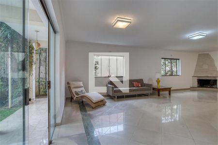 Casa à venda com 4 quartos, 405m² em Chácara Monte Alegre, São Paulo