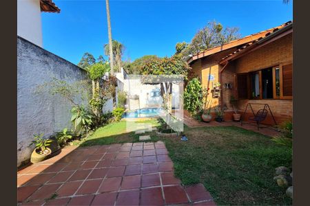 Casa à venda com 3 quartos, 222m² em Jardim Santa Helena, São Paulo