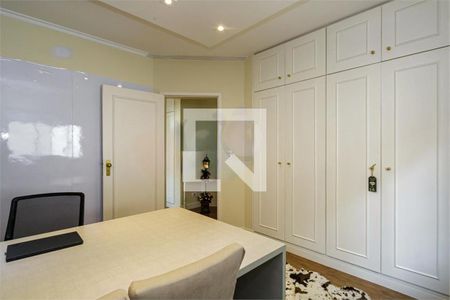 Casa à venda com 4 quartos, 296m² em Chácara Monte Alegre, São Paulo