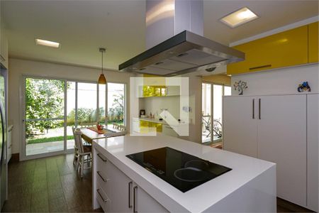Casa à venda com 4 quartos, 296m² em Chácara Monte Alegre, São Paulo