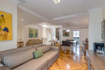 Casa à venda com 3 quartos, 276m² em Jardim Prudência, São Paulo