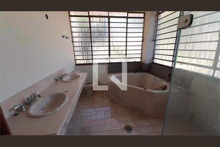 Casa à venda com 3 quartos, 359m² em Campo Belo, São Paulo