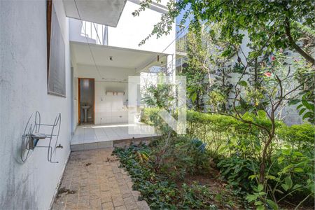 Casa à venda com 3 quartos, 334m² em Santo Amaro, São Paulo