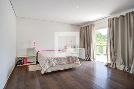 Casa de Condomínio à venda com 4 quartos, 329m² em Granja Julieta, São Paulo