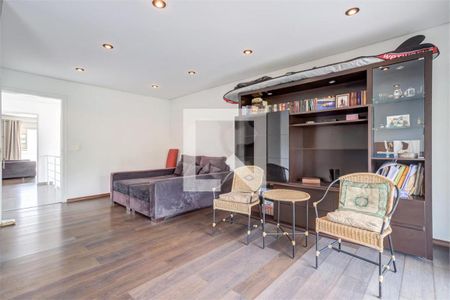 Casa de Condomínio à venda com 4 quartos, 329m² em Granja Julieta, São Paulo