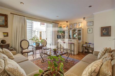 Casa à venda com 4 quartos, 331m² em Granja Julieta, São Paulo