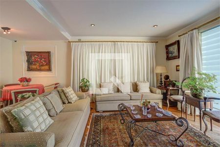 Casa à venda com 4 quartos, 331m² em Granja Julieta, São Paulo