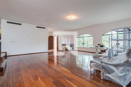 Casa à venda com 5 quartos, 930m² em Jardim Prudência, São Paulo