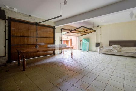 Casa à venda com 5 quartos, 930m² em Jardim Prudência, São Paulo
