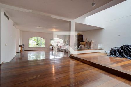 Casa à venda com 5 quartos, 930m² em Jardim Prudência, São Paulo