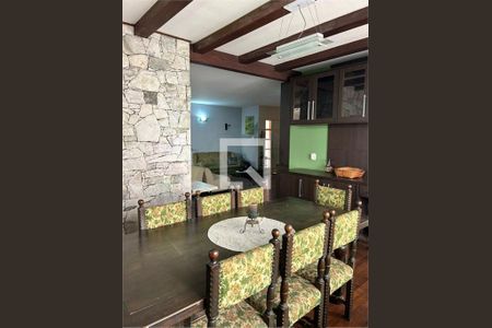 Casa à venda com 3 quartos, 270m² em Jardim Santa Helena, São Paulo