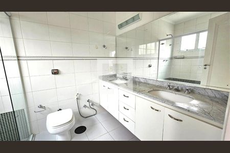 Casa à venda com 4 quartos, 332m² em Jardim Cordeiro, São Paulo