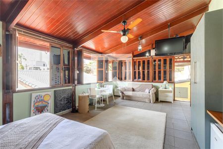 Casa à venda com 4 quartos, 236m² em Granja Julieta, São Paulo