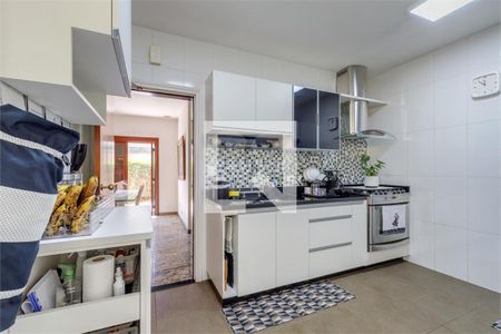 Casa à venda com 4 quartos, 236m² em Granja Julieta, São Paulo