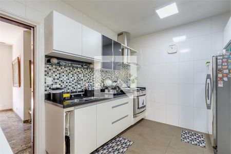 Casa à venda com 4 quartos, 236m² em Granja Julieta, São Paulo