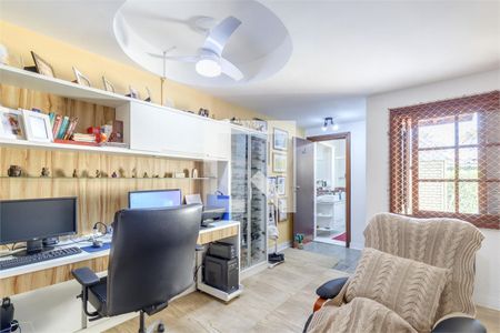 Casa à venda com 4 quartos, 236m² em Granja Julieta, São Paulo