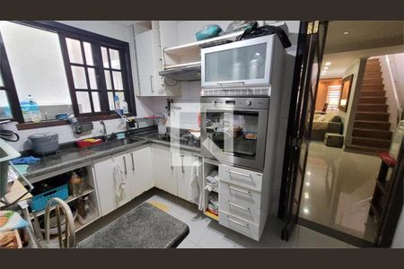 Casa de Condomínio à venda com 3 quartos, 122m² em Vila Campo Grande, São Paulo